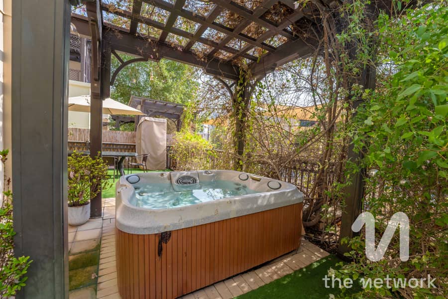 Unique with Garden | Burj Khalifa View | Upgraded - Image 17