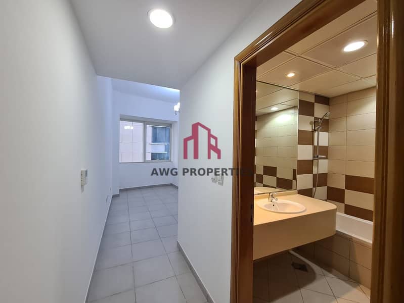 Multiple Options| Chiller free| With Balcony| Near Metro - Image 10