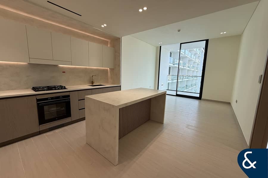 1 bed 2 bath | Brand New | Pool View