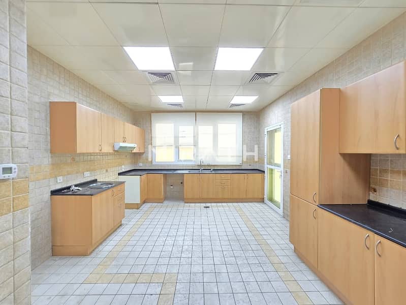 Spacious Renovated Villa | Pool |Elevator | Majlis - Image 10