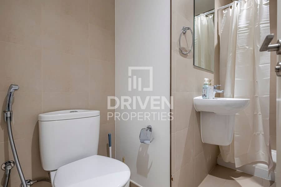 Burj Khalifa View | Well Furnished | Vacant - Image 16