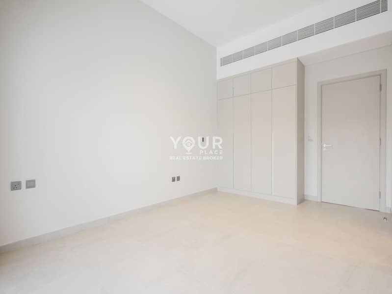 3+Maid Townhouse | 2 Parking Spots | Spacious - Image 6