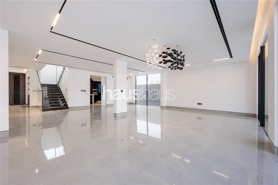 Brand New | 5 Bedrooms | Area Specialist