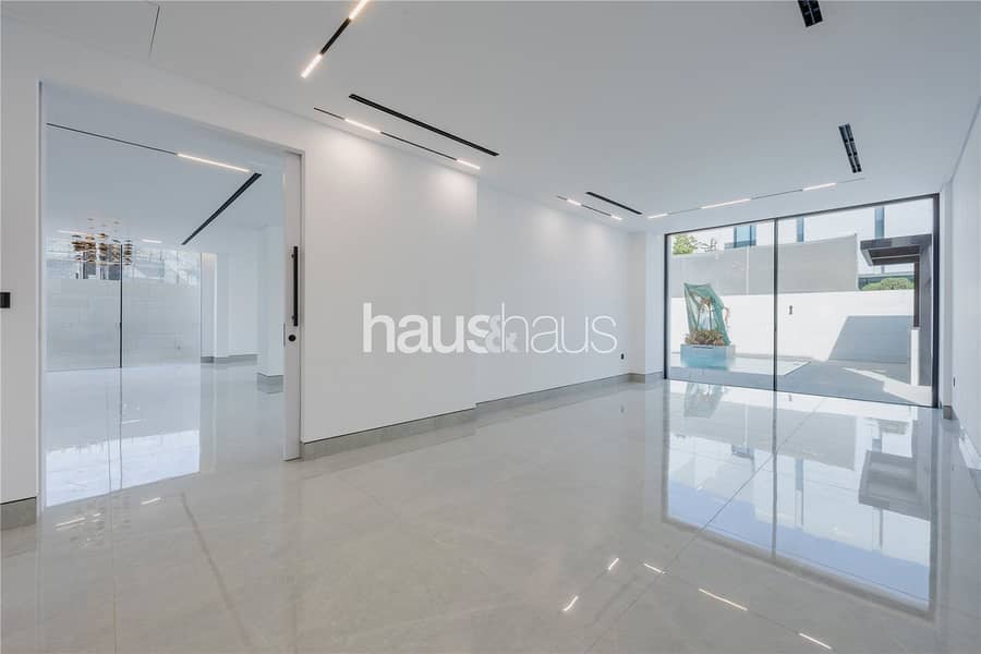 Brand New | 5 Bedrooms | Area Specialist