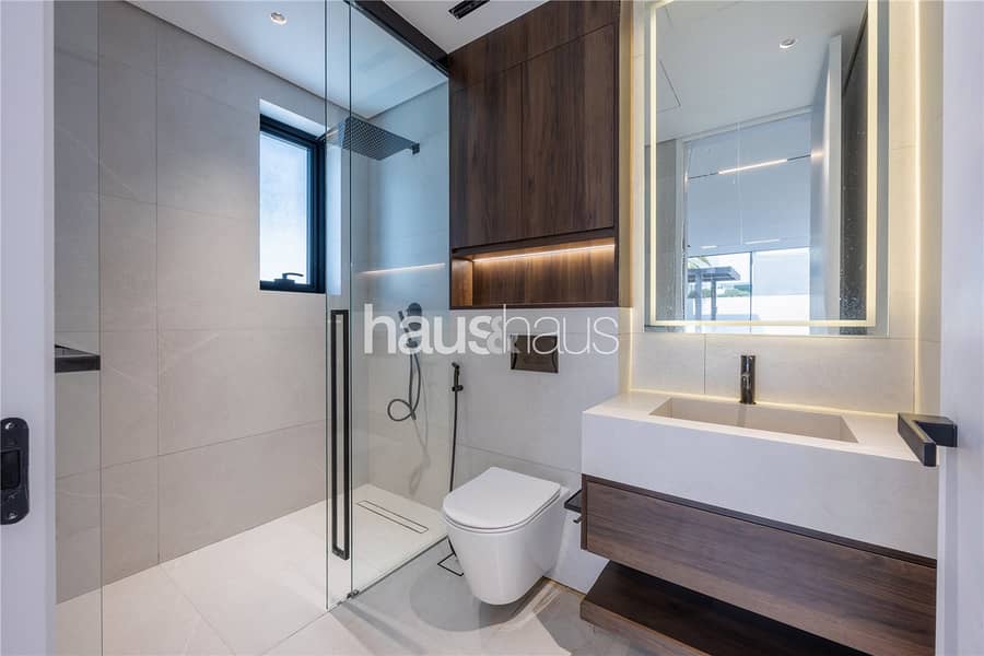 Brand New | 5 Bedrooms | Area Specialist - Image 12