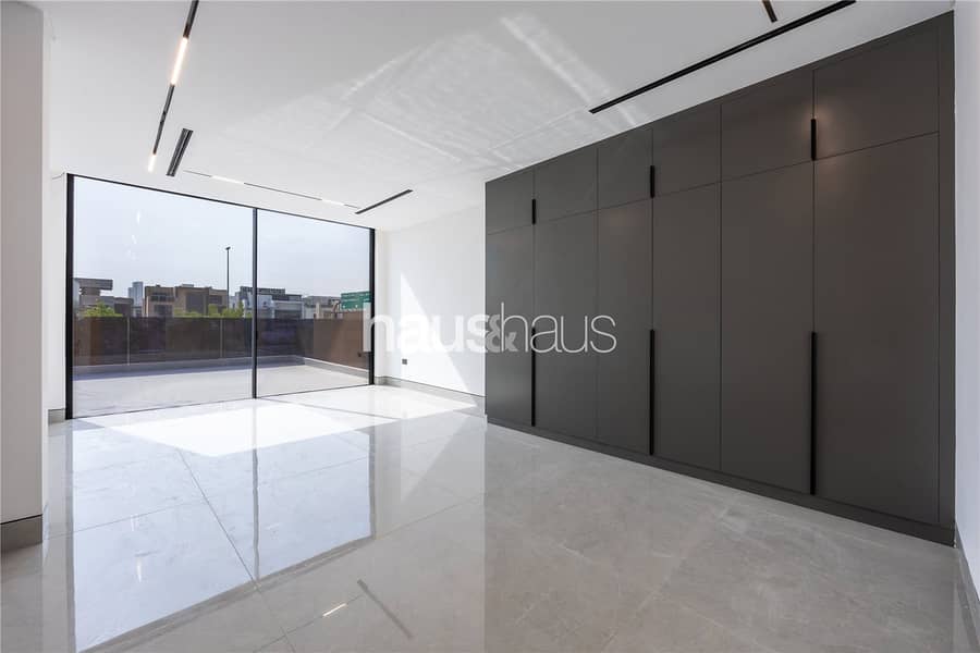 Brand New | 5 Bedrooms | Area Specialist - Image 13