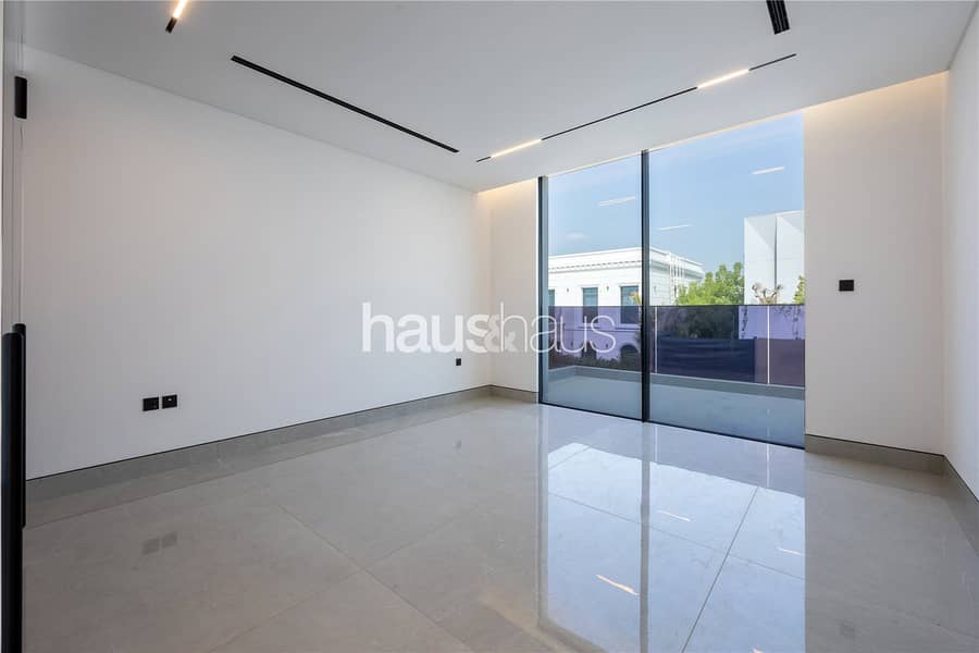 Brand New | 5 Bedrooms | Area Specialist - Image 16