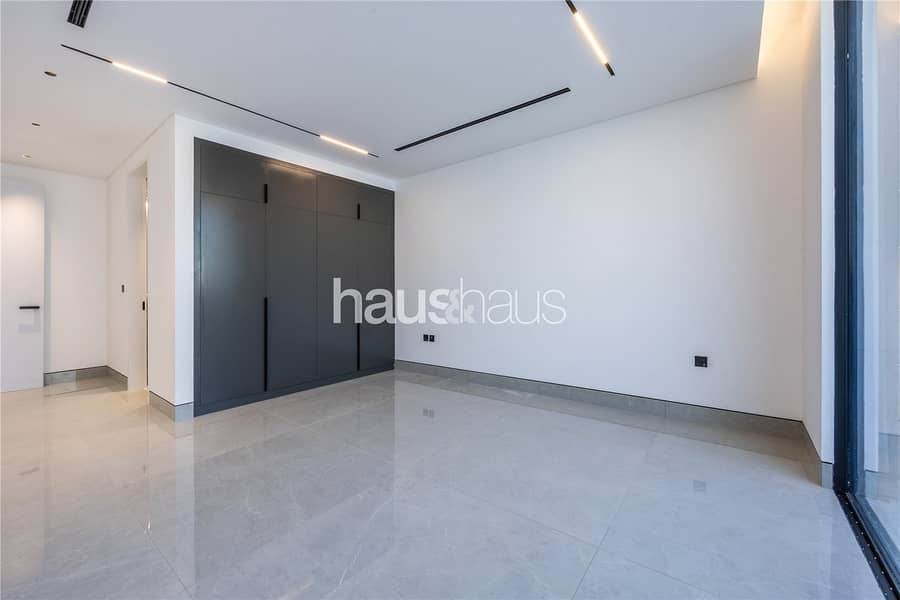 Brand New | 5 Bedrooms | Area Specialist - Image 17