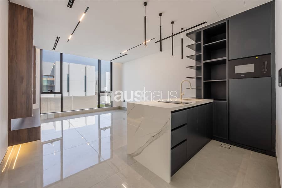 Brand New | 5 Bedrooms | Area Specialist - Image 19