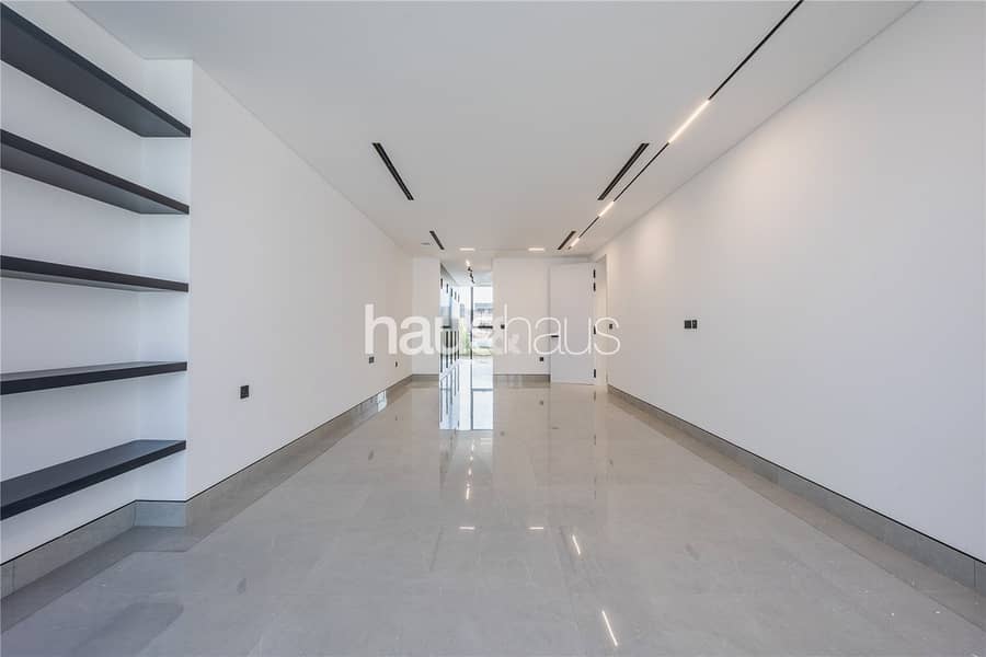 Brand New | 5 Bedrooms | Area Specialist - Image 22