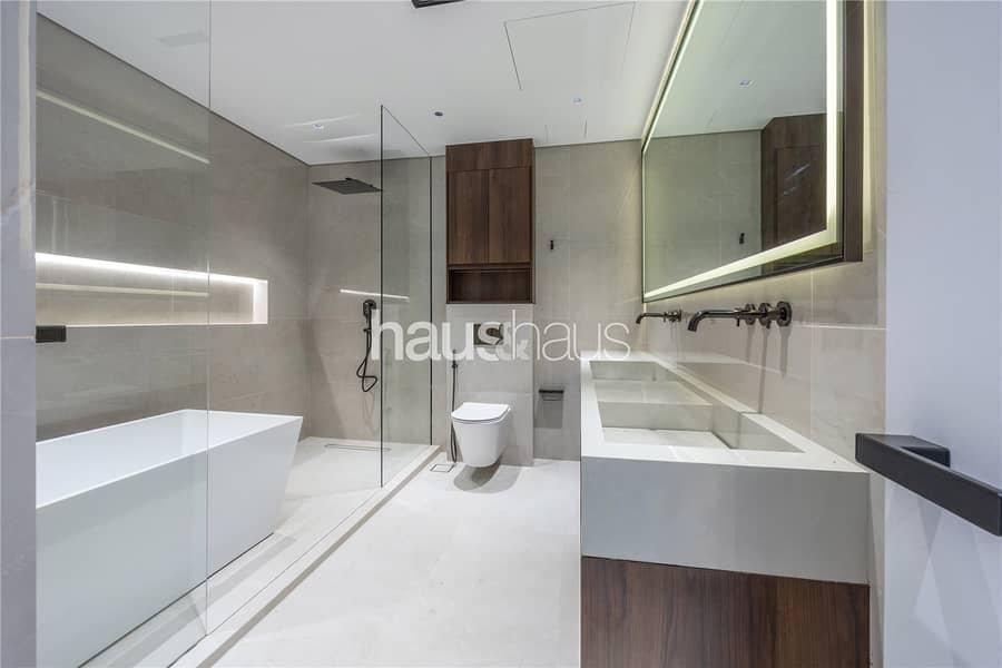 Brand New | 5 Bedrooms | Area Specialist - Image 23