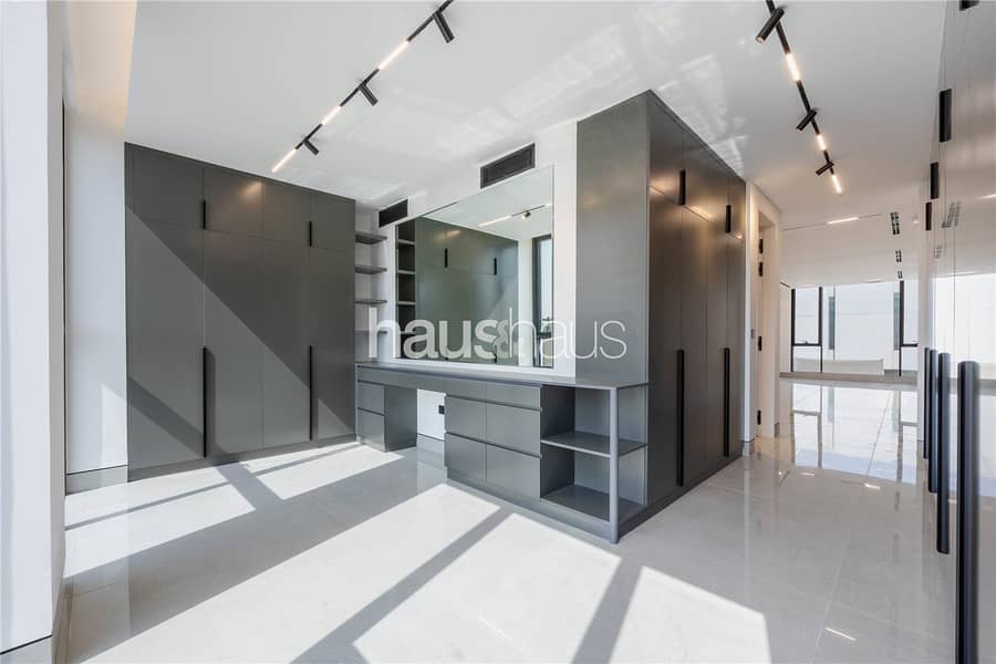 Brand New | 5 Bedrooms | Area Specialist - Image 25