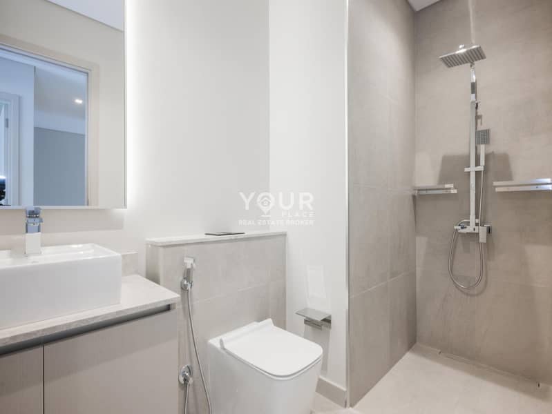 3+Maid Townhouse | 2 Parking Spots | Spacious - Image 14