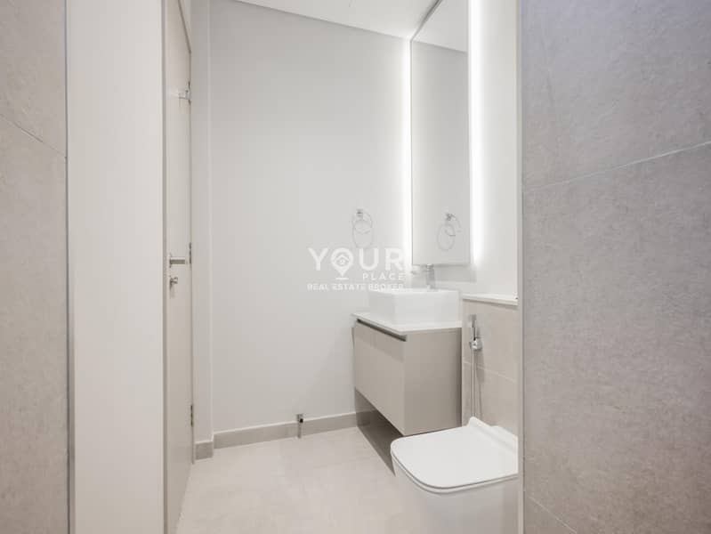 3+Maid Townhouse | 2 Parking Spots | Spacious - Image 15