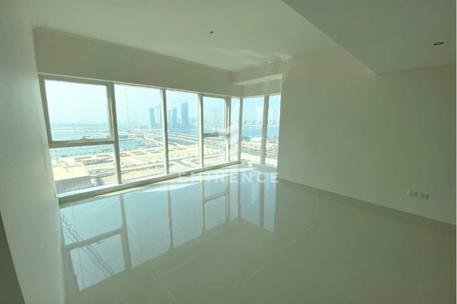 Panoramic and Palm Views | No Balcony