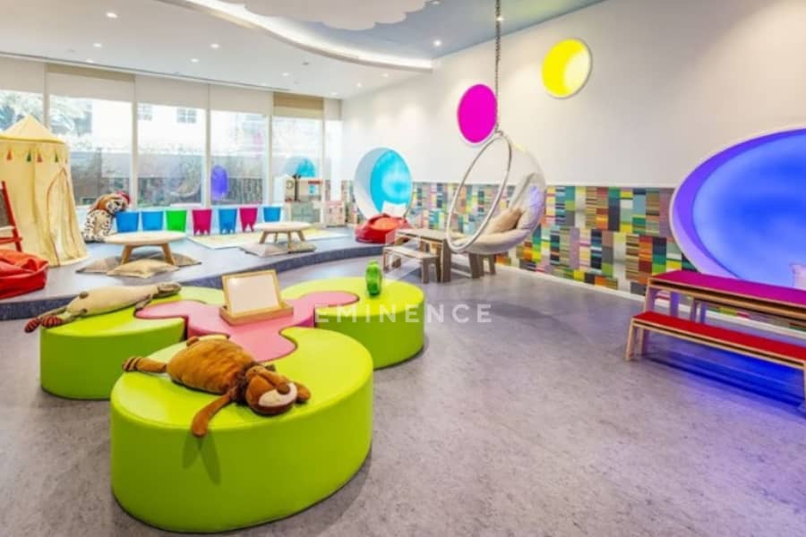 Panoramic and Palm Views | No Balcony - Image 9