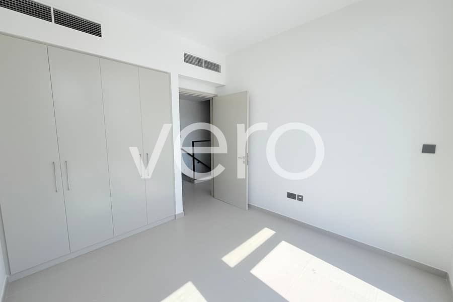 Single Row | Park Facing | Vacant - Image 6