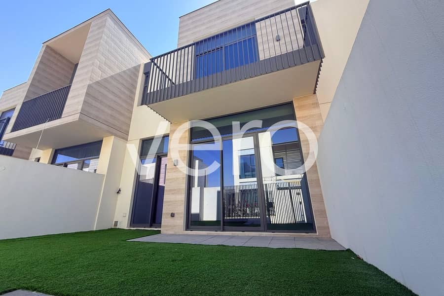 Single Row | Park Facing | Vacant - Image 12