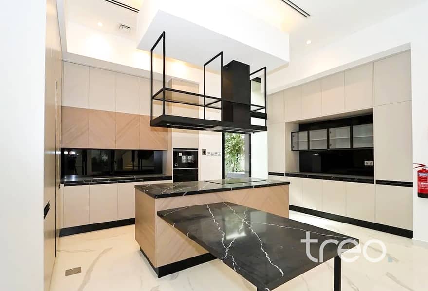 Vacant now | Corner Plot | Single Row