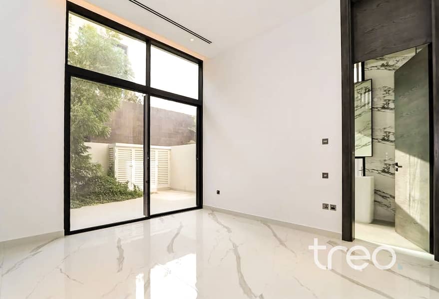 Vacant now | Corner Plot | Single Row - Image 13