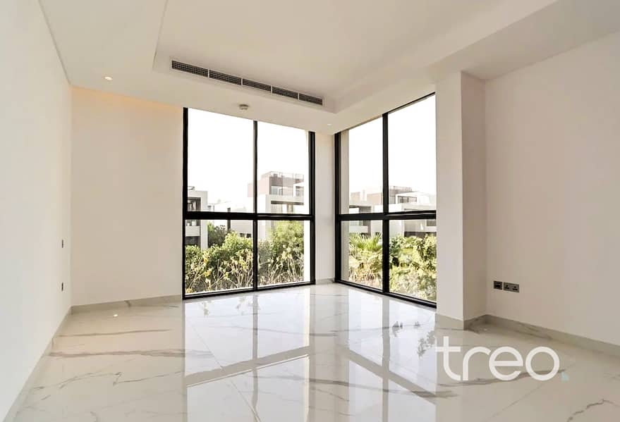 Vacant now | Corner Plot | Single Row - Image 19