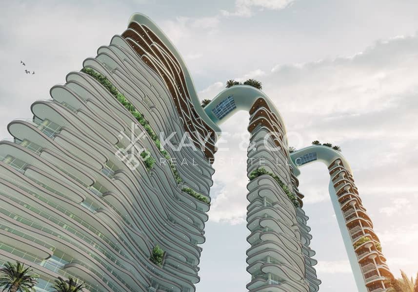 30 DAMAC Bay - Look Up View 02. jpg