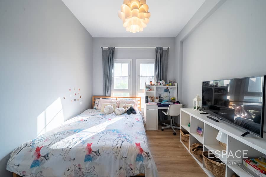 Upgraded | Great Location | Vacant - Image 14