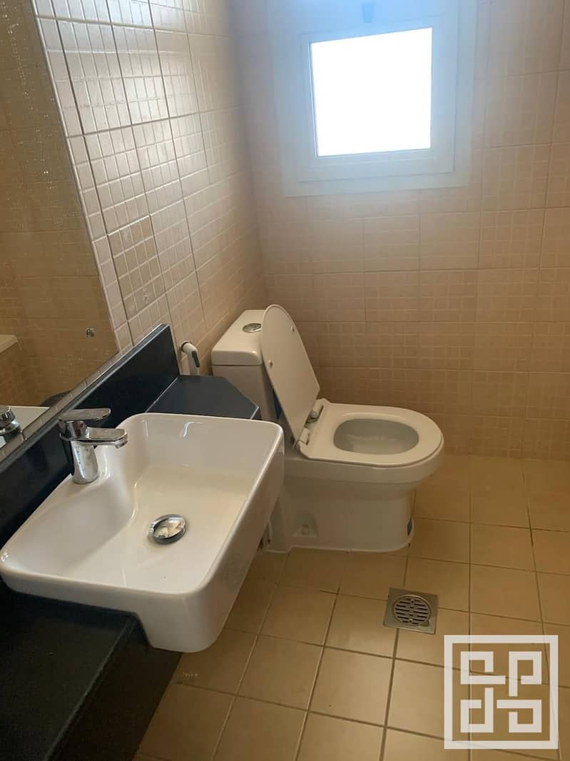 High Floor | Stadium View | Chiller Free - Image 6