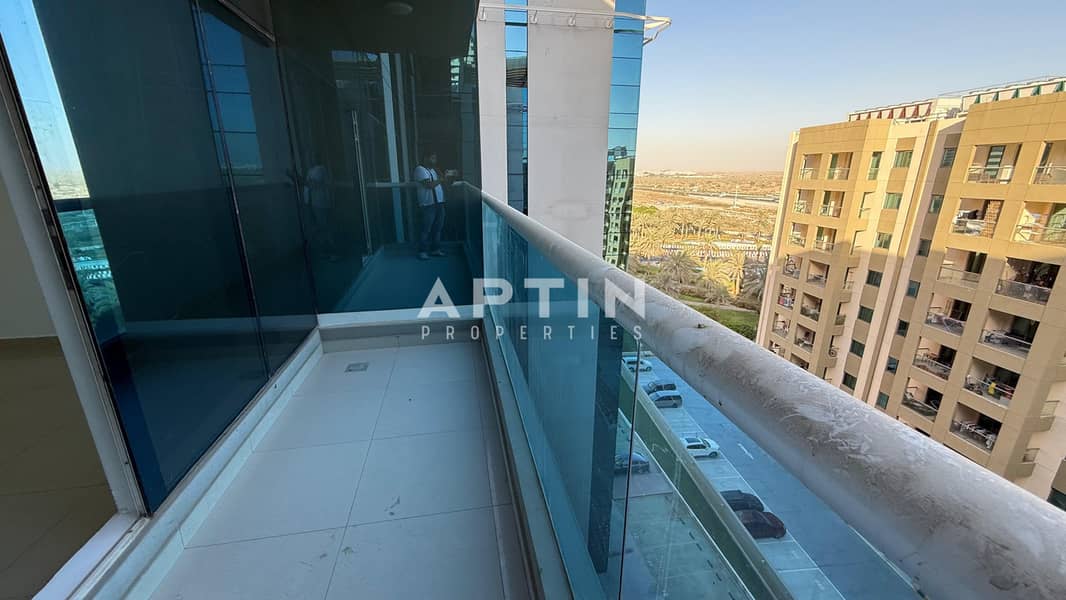 Modern 3BR Family Home | Semi-Closed Kitchen | Balcony | Prime DSO Living