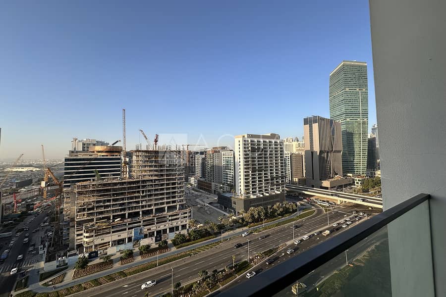 Vacant Studio | Community View | 4 Cheques