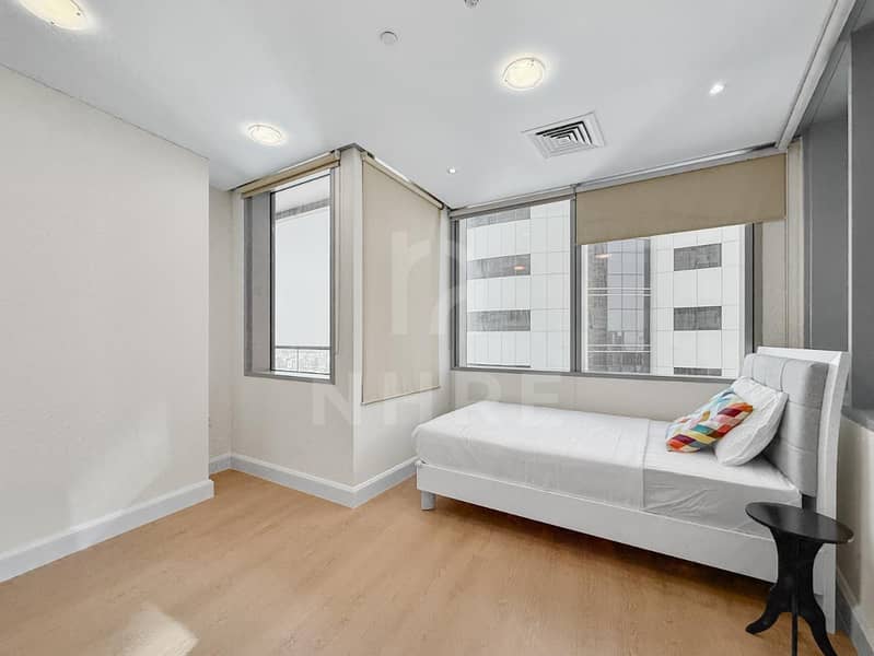 Rented | Sea View | Upgraded | Fully Furnished - Image 16