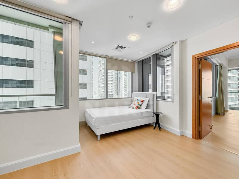 Rented | Sea View | Upgraded | Fully Furnished - Image 17