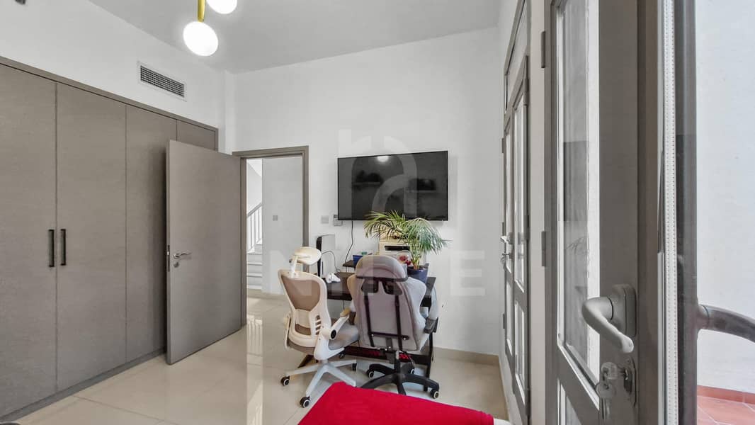 VASTU COMPLIANT | EXCLUSIVE | 4BED/4BATH |UPGRADED - Image 13