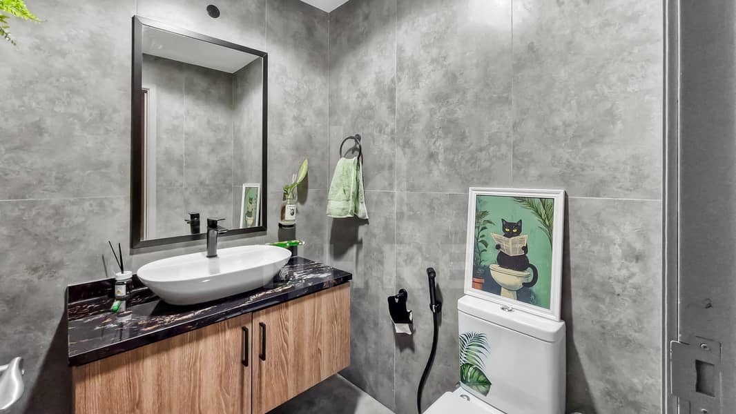 VASTU COMPLIANT | EXCLUSIVE | 4BED/4BATH |UPGRADED - Image 23