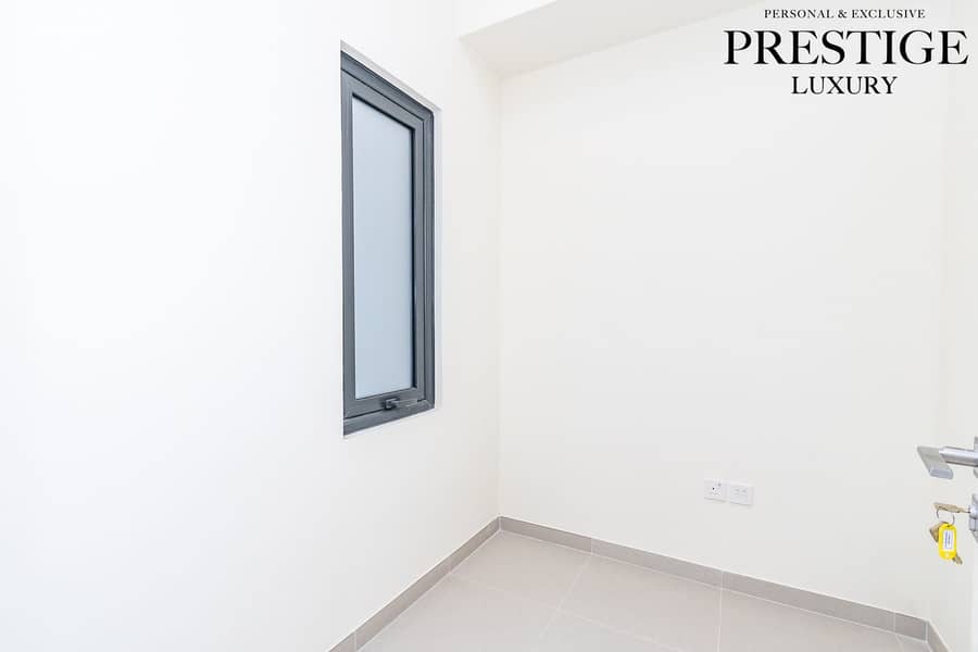 Single Row | Brand new | Community View - Image 9