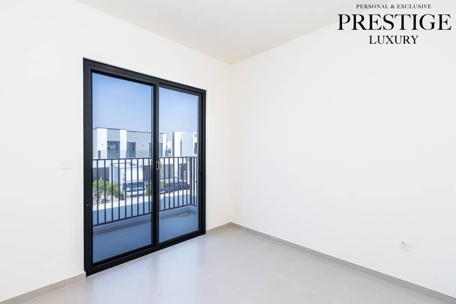 Single Row | Brand new | Community View - Image 28