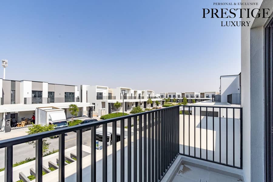 Single Row | Brand new | Community View - Image 34