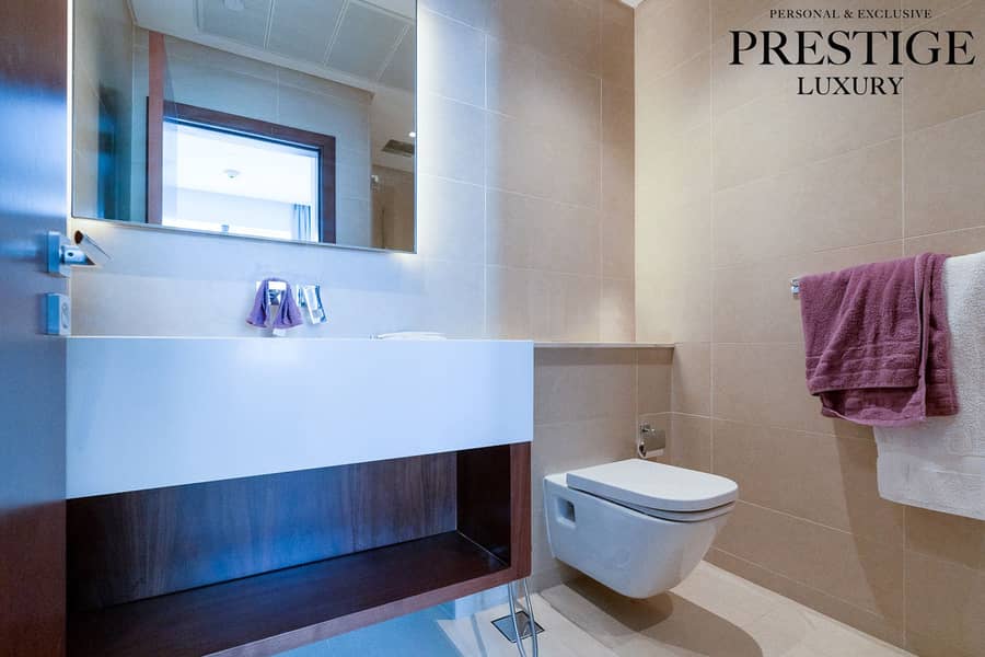 Vacant Dec | Corner Unit | Marina View - Image 15