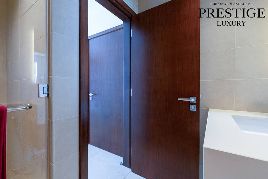 Vacant Dec | Corner Unit | Marina View - Image 16