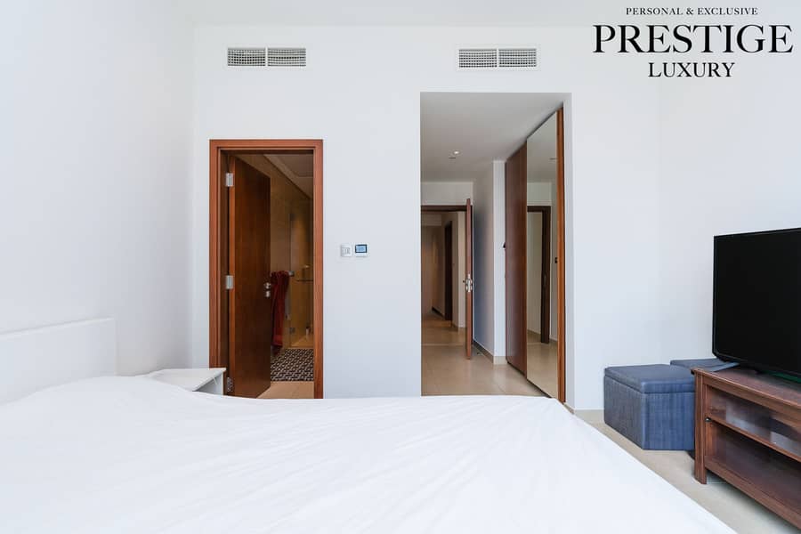 Vacant Dec | Corner Unit | Marina View - Image 18