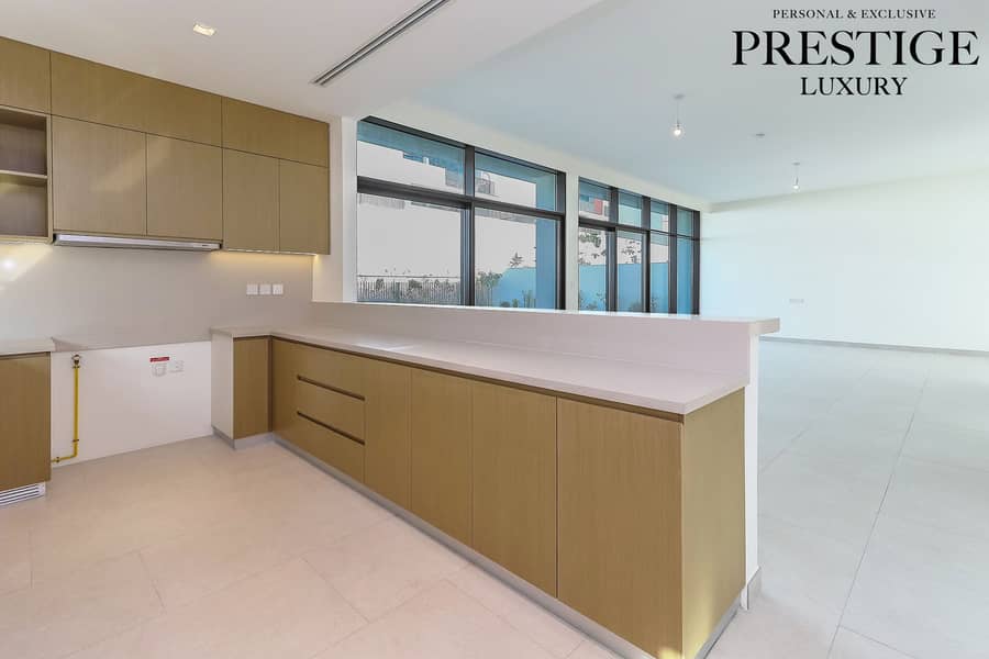 Independent Villa | 4BR+Maids | Ready| Unfurnished - Image 9