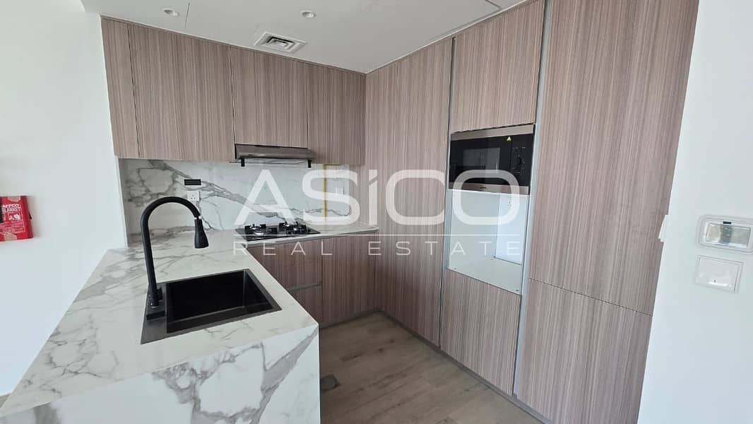 Premium 1BR | skyline Views | Vacant - Image 7