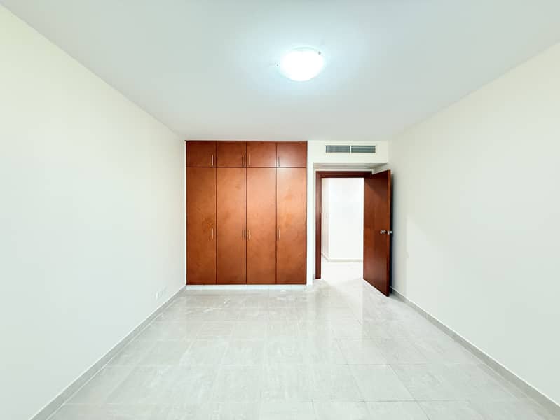 Spacious 4BR + Maids || 0% Commission || Huge Balcony || Near Metro - Image 7