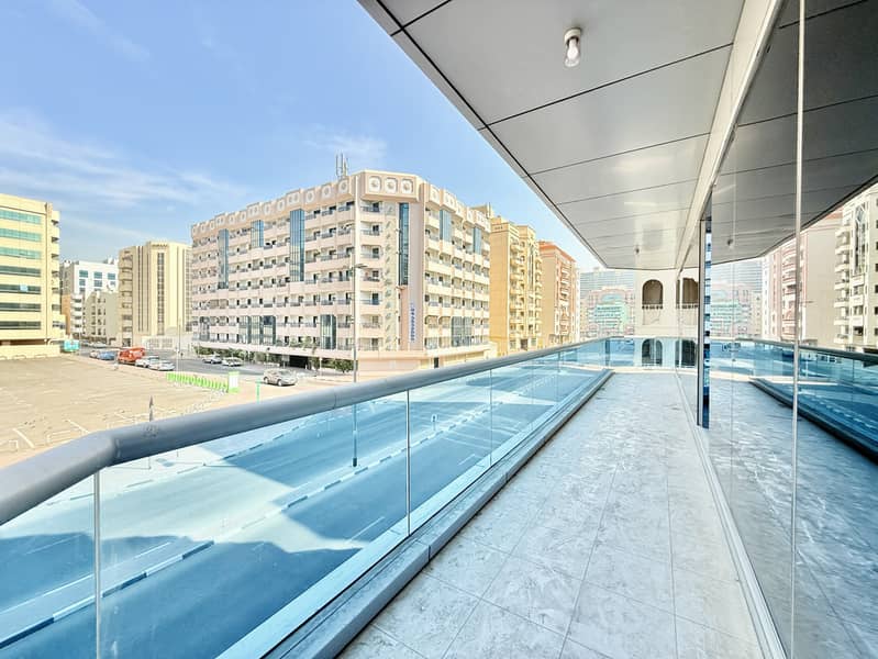 Spacious 4BR + Maids || 0% Commission || Huge Balcony || Near Metro - Image 16