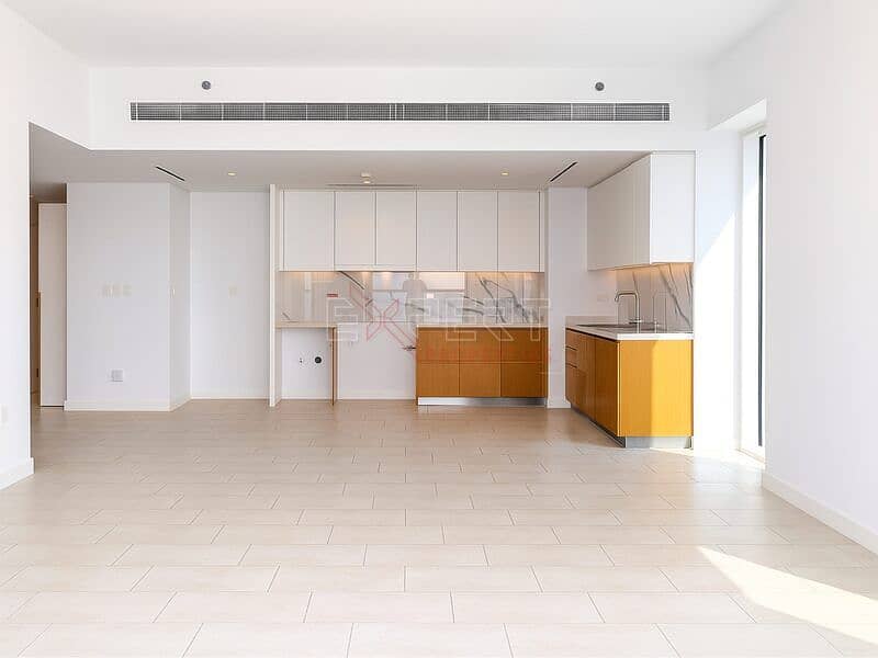 Bright Sea View | Private Maid Room | High-End Finishes