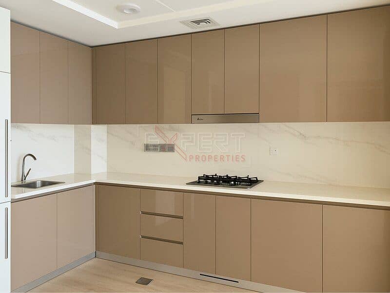 Luxurious Modern 1BR | Creek Views | Multiple Cheques Available