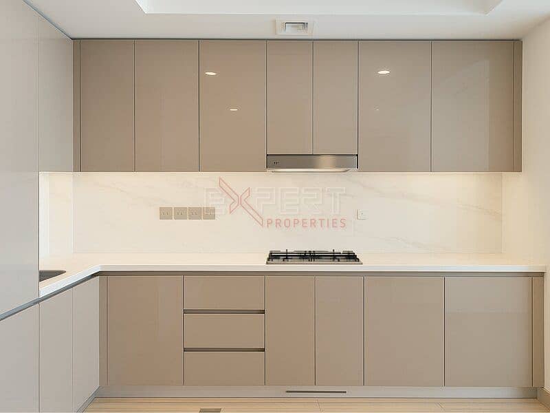 Luxurious Modern 1BR | Creek Views | Multiple Cheques Available