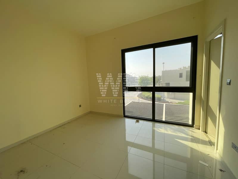 Vacant | B2B | Corner Villa | Unfurnished