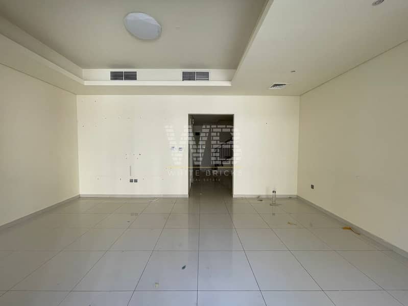 Vacant | B2B | Corner Villa | Unfurnished - Image 7