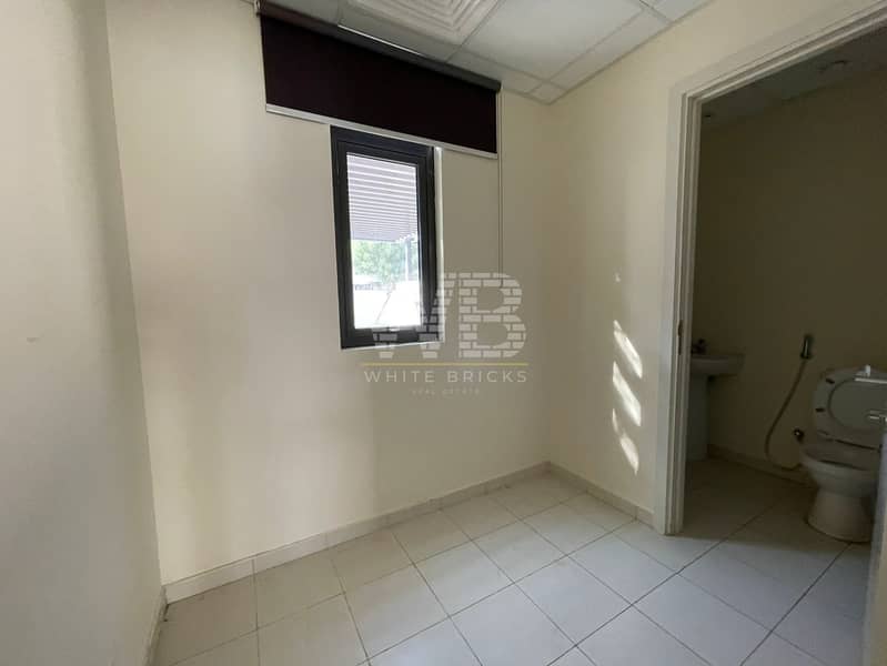 Vacant | B2B | Corner Villa | Unfurnished - Image 11